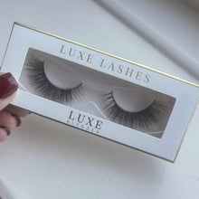 Load image into Gallery viewer, 'Honey Bunny' Lash style