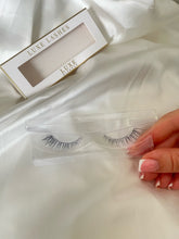 Load image into Gallery viewer, 'Honeymoon' Lash