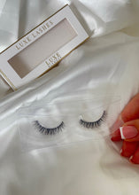 Load image into Gallery viewer, 'Peachy" Lash