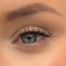 Load image into Gallery viewer, 'Honeymoon' Lash