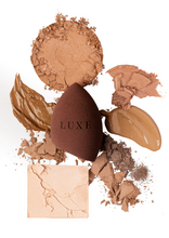 Load image into Gallery viewer, Luxe Blender pro makeup sponge, the perfect tool for all makeup wearers that can be used with cream liquid and powder makeup to create a flawless base effortlessly.
